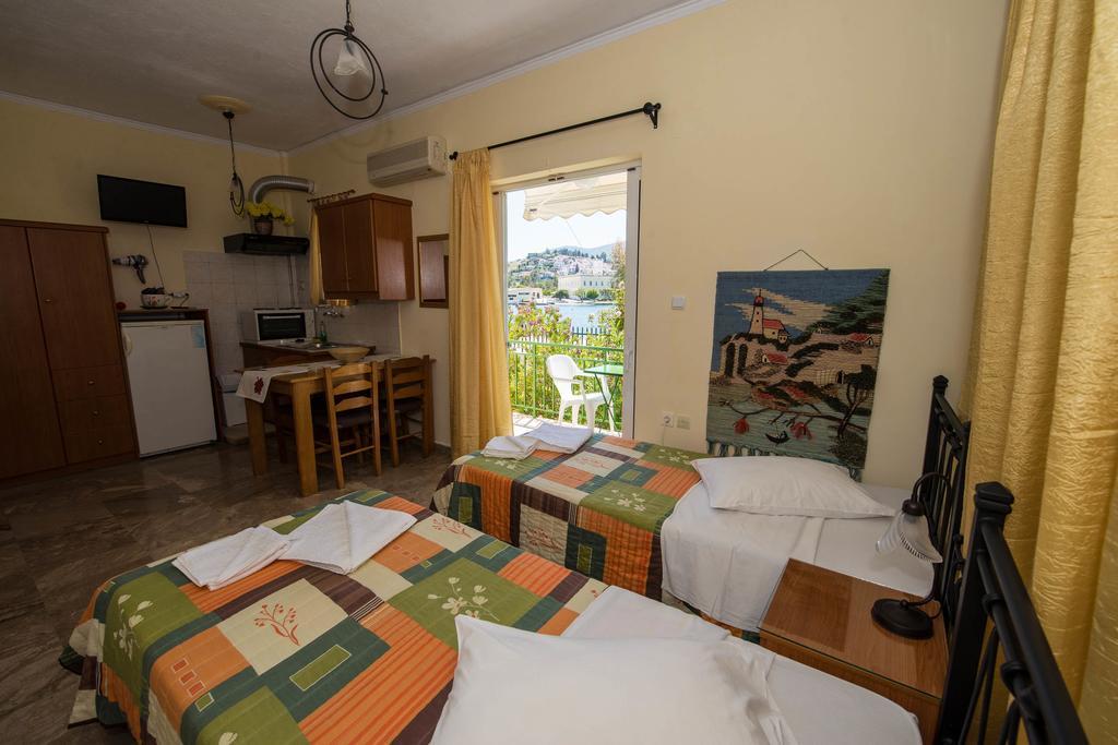Matrona Apartments Poros Town Buitenkant foto